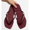 Chinelo Feminino com Glitter e Pingentes Elegante